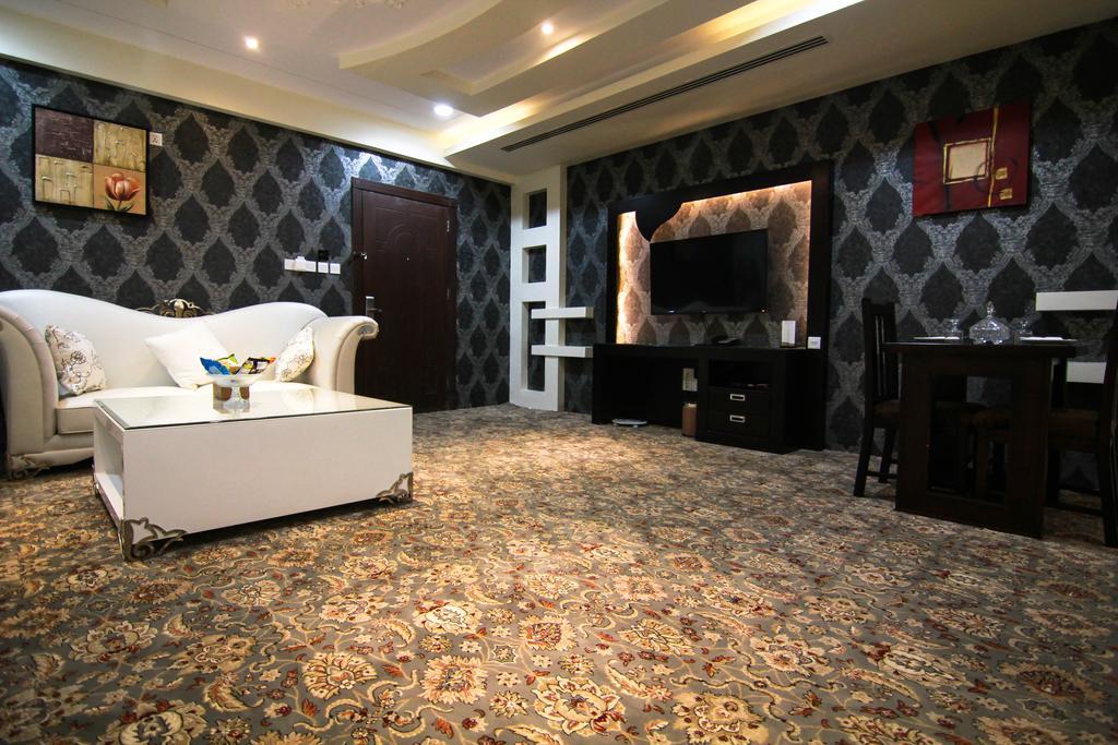 Rest Night Serviced Apartments- Alhamra Riad Habitación foto A room at the hotel