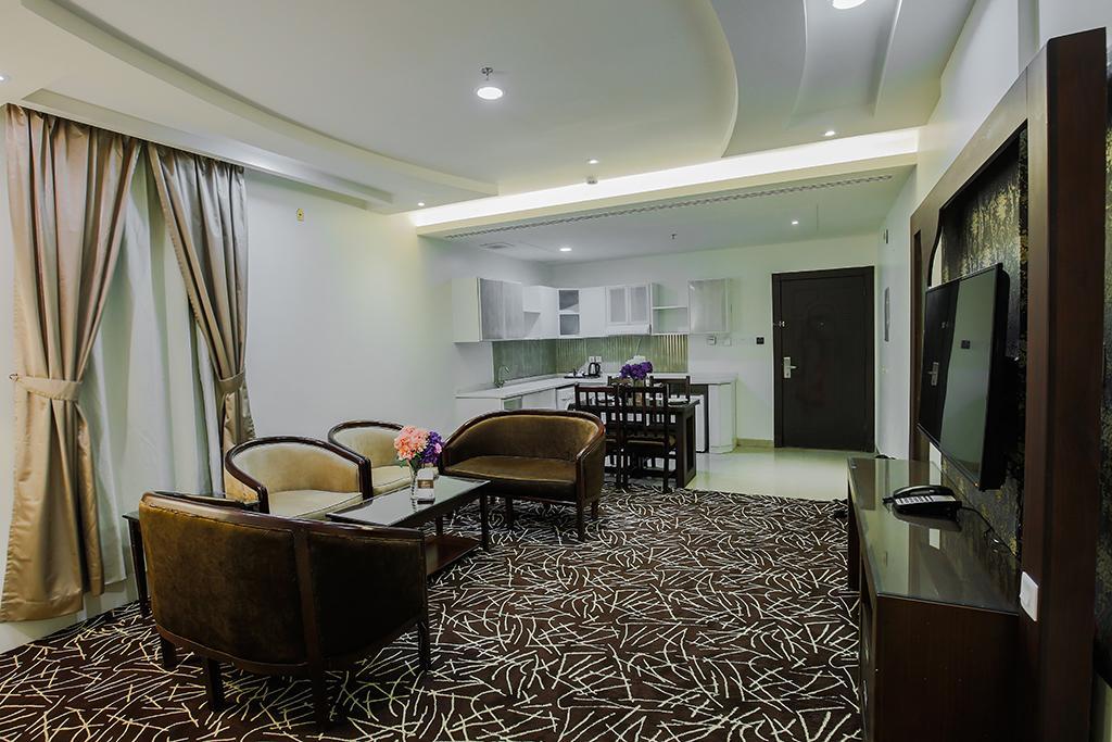 Rest Night Serviced Apartments- Alhamra Riad Habitación foto Suite