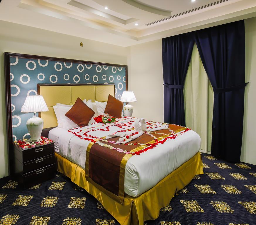 Rest Night Serviced Apartments- Alhamra Riad Exterior foto A bedroom in a hotel
