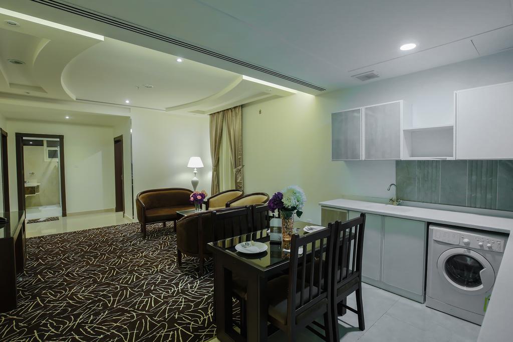 Rest Night Serviced Apartments- Alhamra Riad Exterior foto A suite at the hotel