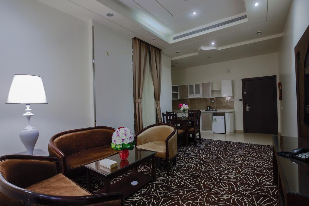 Rest Night Serviced Apartments- Alhamra Riad Exterior foto A suite at the hotel