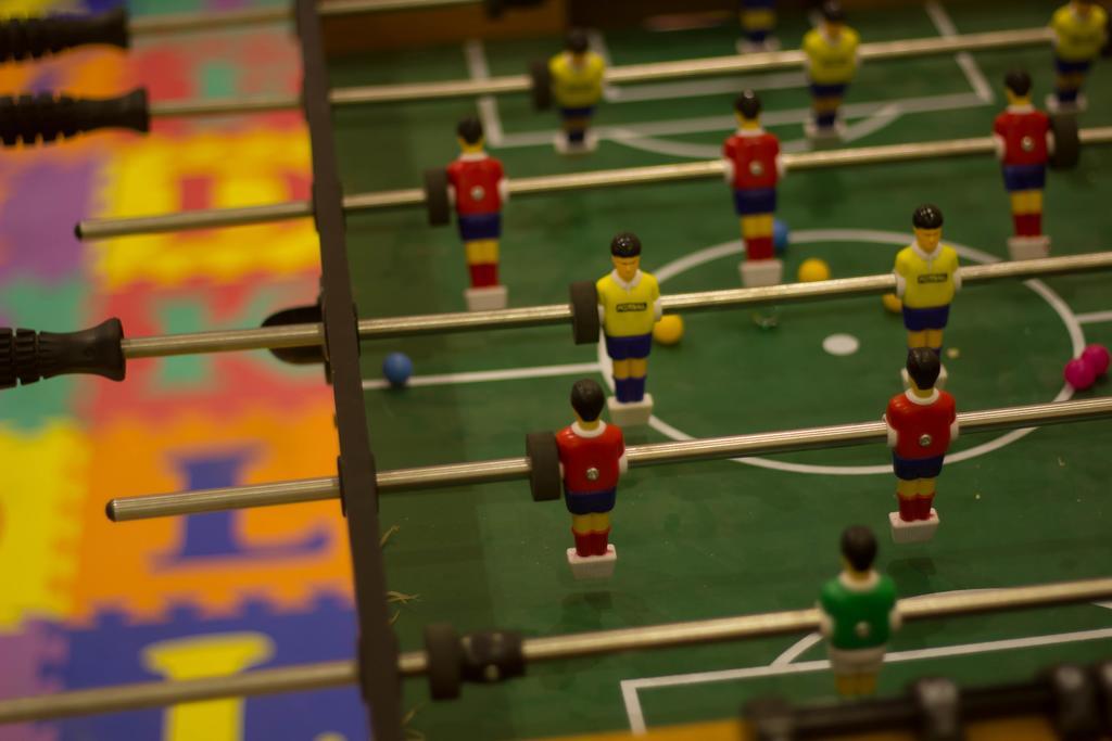 Rest Night Serviced Apartments- Alhamra Riad Exterior foto Table football